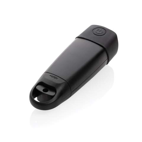 Extra felle zaklamp met dynamo gemaakt van RCS-gecertificeerd gerecycled ABS-plastic. Totale gerecyclede inhoud: 30% op basis van het totale gewicht van het artikel. RCS-certificering garandeert een volledig gecertificeerde toeleveringsketen van de gerecyclede materialen. De zaklamp maakt gebruik van een oplaadbare A-klasse 620 mAh lithiumbatterij, dus je hoeft de batterijen niet te vervangen. Gewoon opladen via je USB-poort. 120 lumen LED-licht. Met type C-poort voor opladen. Gebruikstijd op één lading: 2 uur. De zwengel kan worden gebruikt om energie toe te voegen in geval van nood.<br /><br />Lightsource: Cree™ LED<br />LightsourceQty: 1<br />PVC free: true