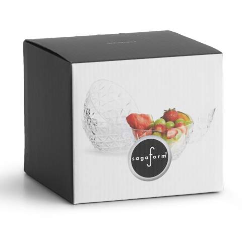 Sagaform Picnic series 4-pack plexiglass bowls 12cm, glass appearance (luxury packed).  When we're outside, we need strong and drop-resistant tableware to eat and drink from. Moreover, this picnic series is so stylish that you can also use it to brighten up your terrace, balcony or conservatory.