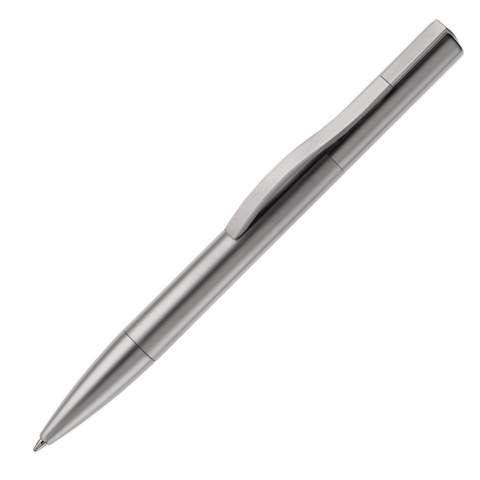 A Toppoint designed metal ball pen with integrated USB 2.0 flash drive which is positioned in the holder of the ball pen. Including European metal ink holder (standard: blue ink).