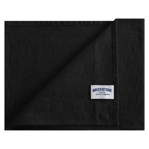 This fine 100% cotton tea towel ensures that your dishes are properly dried. Featuring your own logo, you can even advertise your business during housekeeping!