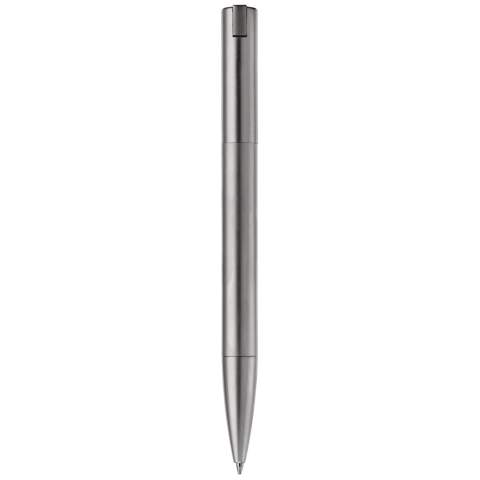 A Toppoint designed metal ball pen with integrated USB 2.0 flash drive which is positioned in the holder of the ball pen. Including European metal ink holder (standard: blue ink).