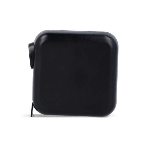 Ruban de mesure durable de 3 m en ABS recyclé, avec un ruban de 16 mm de large et une rigidité jusqu'à 1,3 m. Sa surface plane est idéale pour le marquage. Conforme aux normes de la classe MID II de la CEE pour des mesures précises.
