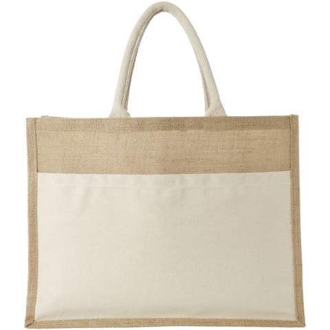 Deze draagtas is gemaakt van een combinatie van hoogwaardig katoen en jute, waardoor hij zeer duurzaam is. Het grote hoofdvak van 18 liter is perfect voor het meenemen van alle dagelijkse benodigdheden, van een laptop en boeken tot gymkleding en een waterfles. Het gemakkelijk toegankelijke voorvak is ideaal om kleinere spullen in op te bergen. Met een kwaliteit van 320 g/m² is deze tote een superstevige en duurzame tas om alle spullen in het hoofdvak in mee te nemen. Gemaakt in India en OEKO-Tex gecertificeerd. Geschikt tot 10 kg gewicht.