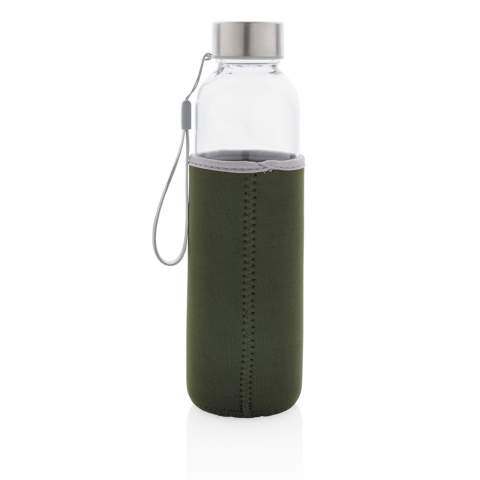 For those who prefer drinking from glass instead of stainless steel, this 500ml glass bottle with removable full colour neoprene sleeve is perfect for being on the go. The braided rope carry strap allows easy carrying and the neoprene sleeve protects your bottle. Leakproof and with stainless steel screw lid. Cold water only. BPA free.