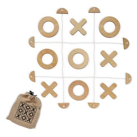 Jouez à un jeu de morpion passionnant avec la version géante d'InSideOut, parfaite pour l'intérieur et l'extérieur ! Ce jeu géant avec des X et des O de 18 cm permet de s'amuser pendant des heures sur un grand terrain de jeu. Il suffit de disposer le terrain flexible dans un espace ouvert et de commencer une véritable compétition avec les amis et la famille. Après avoir joué, rangez facilement le jeu dans la pochette incluse, afin de pouvoir l'emporter partout avec vous. Idéal pour les fêtes, les activités de jardinage ou les soirées de jeu conviviales !
