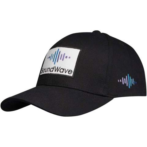 Coffret cadeau avec 4 casquettes de styles différents : 1 casquette à 5 panneaux en coton recyclé Boston, 1 casquette à 6 panneaux en coton recyclé Houston, 1 casquette à 5 panneaux en coton recyclé Arizona avec visière sandwich et 1 casquette à 6 panneaux en coton recyclé Richmond Aware™ avec visière sandwich.