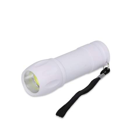 Kompakte Taschenlampe aus recyceltem ABS mit einem 80lm COB-Licht. Mit Handschlaufe zum einfachen Tragen und 3 x AAA-Batterien für den sofortigen Einsatz. Ideal für alltägliche Aufgaben und Outdoor-Aktivitäten.