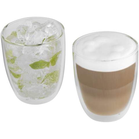 Set dubbelwandige glazen met een inhoud van 290 ml. Ideaal voor latte macchiato, ijsthee of andere warme of koude dranken. Geleverd in luxe geschenkverpakking. Met logoplaat.