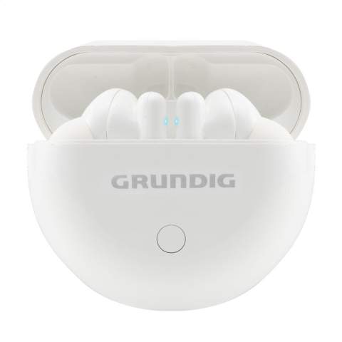 Set met true wireless stereo oortjes van het merk Grundig. In een ronde, oplaadbare opbergcase. De oortjes gebruiken Bluetooth (5.0 versie) voor een soepele verbinding en zijn voorzien van een LED-batterij-indicator. De oortjes hebben een 45mAh batterij en zijn binnen 2 uur weer op te laden in de 350mAh oplaadcassette. Maximale speeltijd van 3 uur, indien volledig opgeladen. Met uitstekende geluidsweergave, regelbaar volume, autopairing om automatisch te koppelen en touch control. Zonder bewegingsbeperking naar muziek luisteren en handsfree oproepen beantwoorden dankzij de ingebouwde microfoon. Bereik tot 10 meter. Input 5V/0,5A (Type-C). Inclusief oplaadkabel Type-C en gebruiksaanwijzing. Per stuk in doosje.
