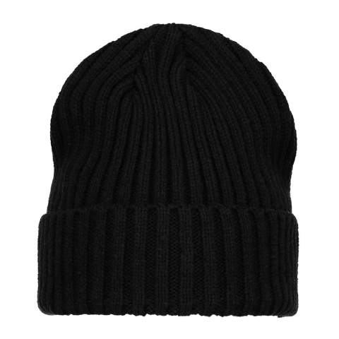 Diese grob gestrickte Mütze ist ein absoluter Favorit unter Kunden. Und das nicht ohne Grund! Mit dieser modischen Mütze, die ideal bei einer Kopfgröße von circa 58 cm passt, laufen Sie stets stylisch rum - zu jeder Jahreszeit. Doch dieser Hingucker kann nicht nur mit gutem Aussehen punkten. Zusätzlich hält die strapazierfähige Mütze aus gestricktem Polyacryl Sie an kalten Wintertagen wunderbar warm und hat eine angenehme Passform. Möchten auch Sie stylisch und bequem herumlaufen bei jedem Wetter? Dann ist diese grob gestrickte Mütze, die mit einem Stick veredelt werden kann, die Richtige für Sie! 