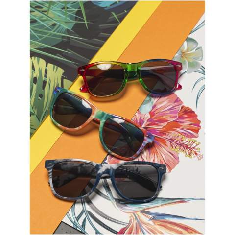 Sun Ray retro design sunglasses with an translucent frame with on trend rainbow colouring finishing. Compliant with EN ISO 12312-1 and UV 400, lenses are graded as category 3.