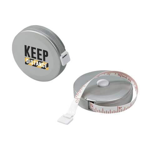 Meetlint met een lengte van 150 cm en automatische stop. Aanduiding in cm en inches.
