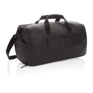 Be effortlessly stylish when carrying this all black PU weekend bag. This bag holds a roomy compartment for all your gear for a short break. Cabin approved size. PVC free.