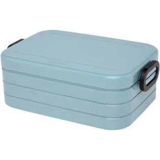 Lunch box featuring a tight-sealing ring to keep the contents fresh and tasty. Suitable for 4 sandwiches. Divider included. The capacity is 900 ml. Dishwasher safe. BPA free.