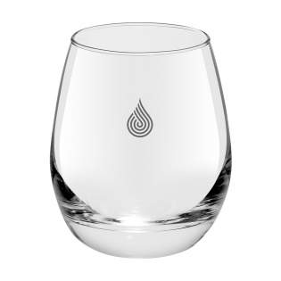 Ein Glas mit einer schönen konvexen Form und einem stabilen Boden. Vielseitig einsetzbar, neben Wasser auch geeignet zum Servieren von Erfrischungsgetränken und alkoholischen Getränken. Fassungsvermögen: 330 ml.