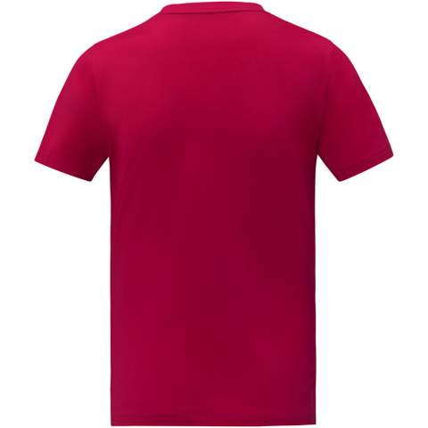 The Somoto short sleeve men's V-neck t-shirt made of 160 g/m² cotton is perfect for any occasion and a comfortable addition to any wardrobe. The ringspun cotton provides a stronger and smoother yarn, resulting in a more durable fabric that guarantees high quality branding. The V-neck design adds a touch of style and the side seams ensure a great fit. The printed in-neck Elevate branding also adds to its overall comfort, and the re-enforced shoulders ensure a continuous fit even after long-term use.