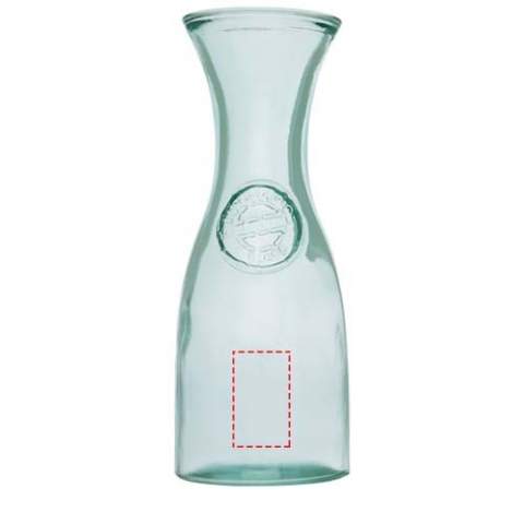 800 ml Karaffe aus recyceltem Glas hergestellt aus 1,5 Glasflaschen. Recyceltes Glas wird mit weniger Energie, Rohstoffen und Additiven hergestellt als für die Herstellung von herkömmlichem Glas erforderlich. 