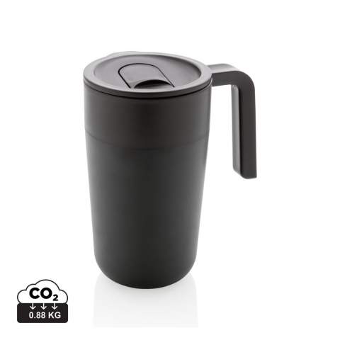 This GRS Recycled PP and stainless steel mug is spillproof and the lid with sliding closure makes this modern mug perfect for enjoying your favourite beverages on the go. Made with GRS certified recycled materials. The inner, lid and handle of the bottle is made from 100% GRS certified PP. GRS certification ensures a completely certified supply chain of the recycled materials. Total recycled content: 60% based on total item weight. BPA free. Capacity 480ml. Including FSC®-certified kraft packaging.
