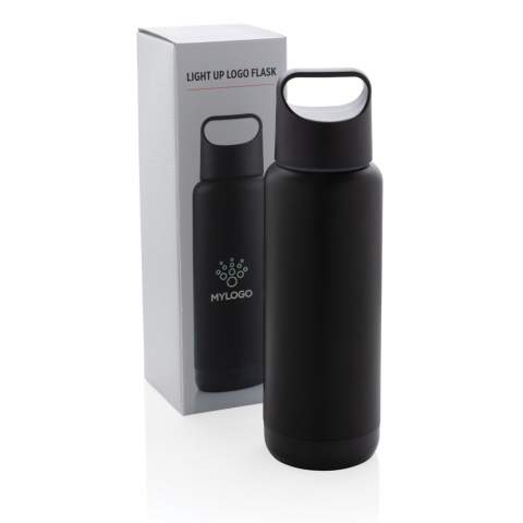 Double wall flask. 304 SS inside and ABS plastic outside. Engrave your logo and it will be lit up when the flask is picked up. Including 2 CR2032 cell battery Content: 500 ml.