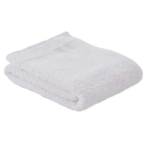 Choose for affordable luxury. These colourful bath towels are lightweight, but made of high quality ringspun to stay soft wash after wash. With a border of 2 cm., no border on backside. Embroideries and imprints only on request.