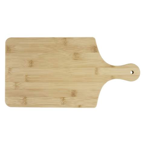 Planche à découper en bambou dont l'origine et la production sont conformes aux normes de durabilité. La planche peut également être utilisée pour servir des tapas.