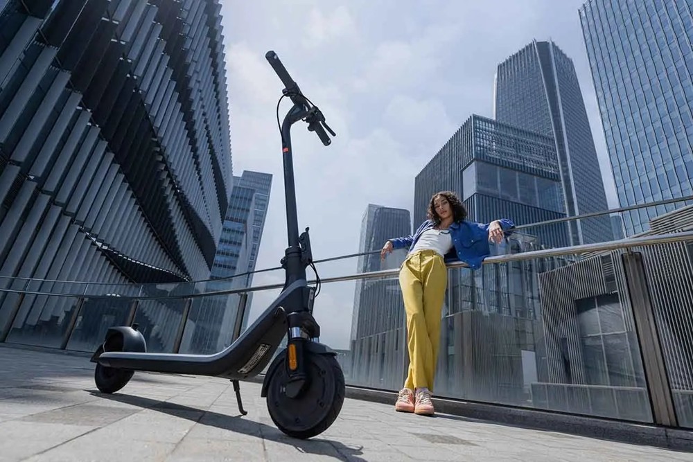 Segway Ninebot Kickscooter E2 E II- Zwart